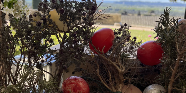Plongez dans la Magie de Pâques au Château de la Gardine : Joignez-vous à Notre Chasse aux Œufs!